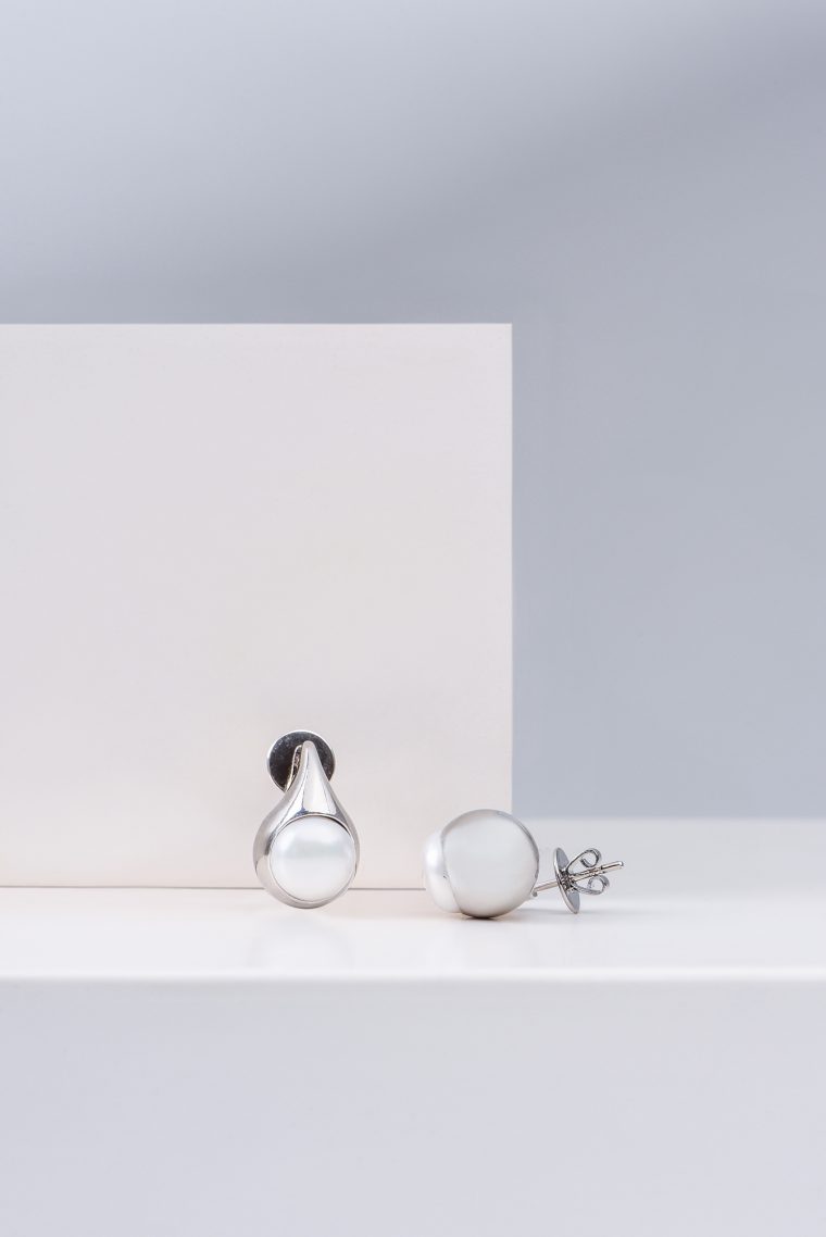 Pearl Teardrop Earrings - Image 3